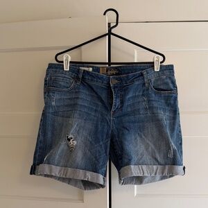 Katy Boyfriend Short from Kut from the Kloth: size 14W
